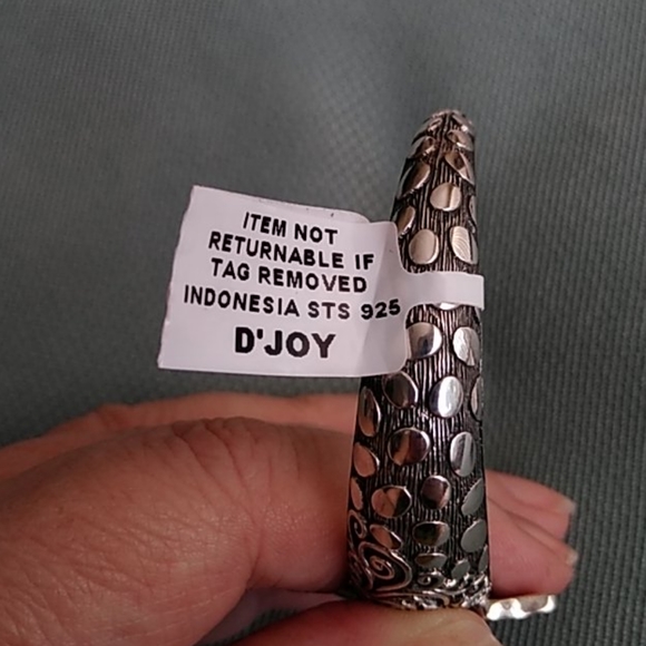 BALI LEGACY BUTTERFLY CUFF BRACELET - Picture 9 of 10